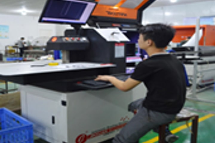 Channel letter bending machine